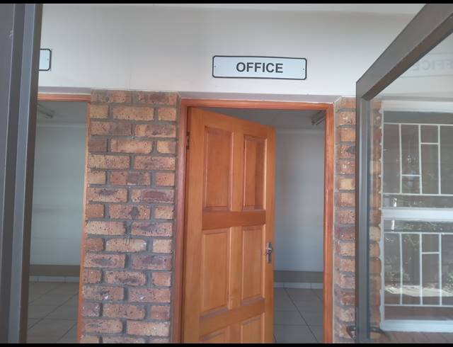 80M² BUILDING TO LET IN APEX